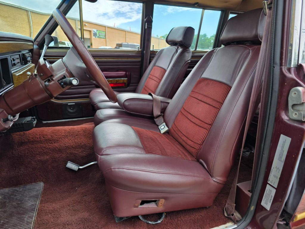 1987 Jeep Grand Cherokee Image 14