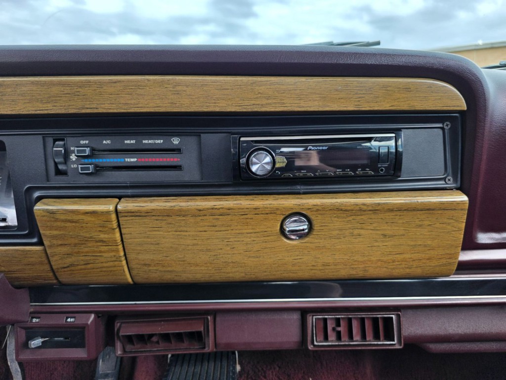 1987 Jeep Grand Cherokee Image 20