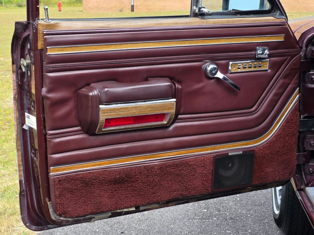 1987 Jeep Grand Cherokee Image 36