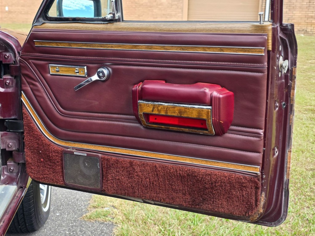1987 Jeep Grand Cherokee Image 37