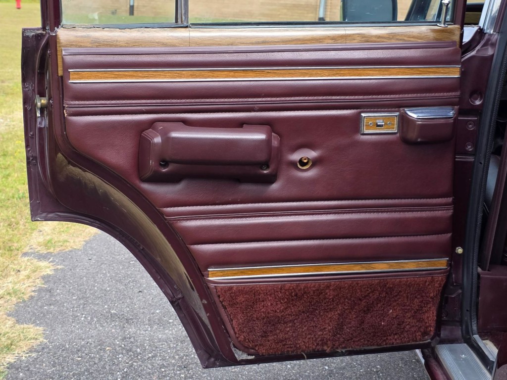 1987 Jeep Grand Cherokee Image 38