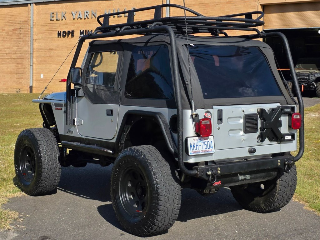 2003 Jeep Wrangler Image 11