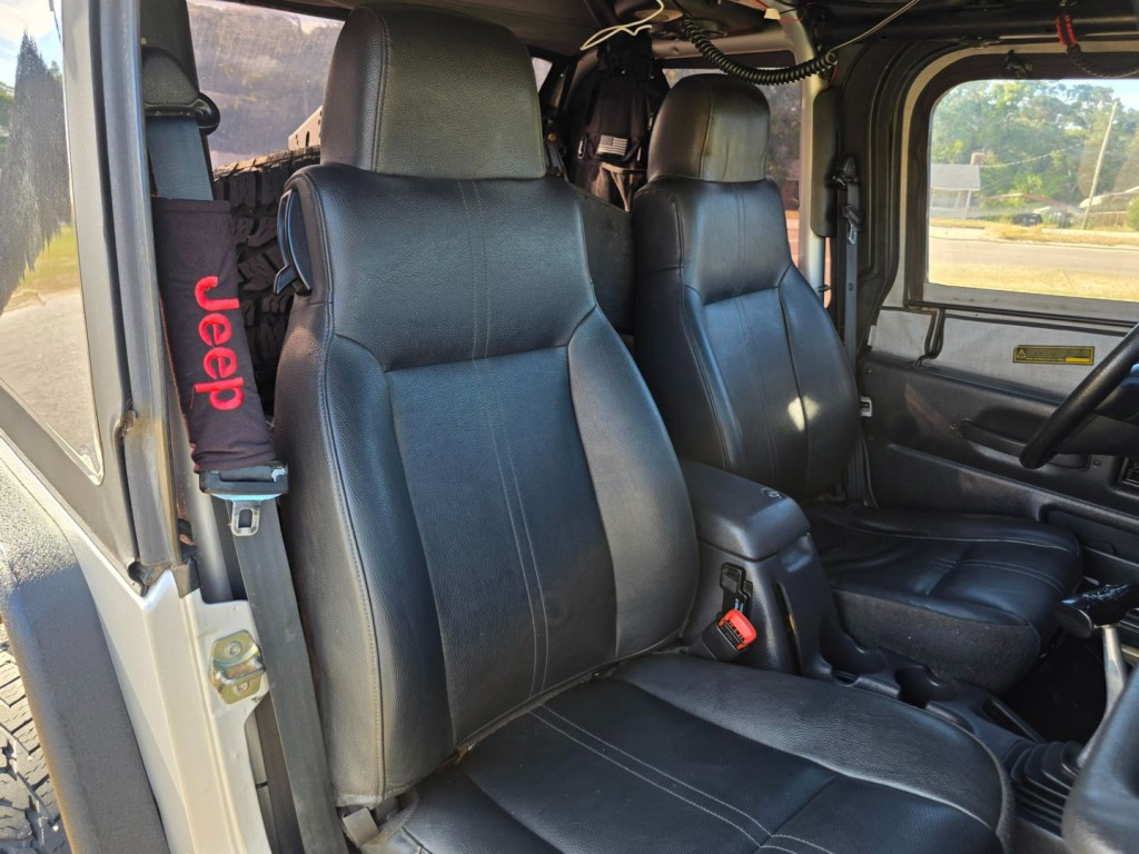 2003 Jeep Wrangler Image 28