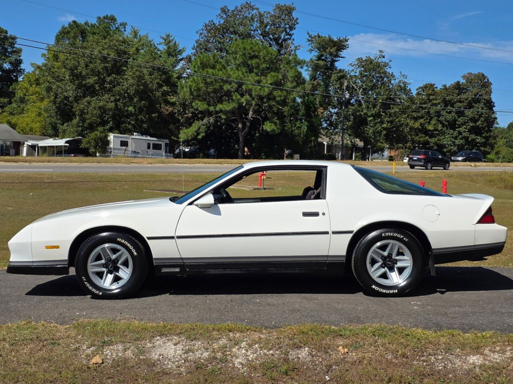 1984 Chevrolet Camaro Image 12