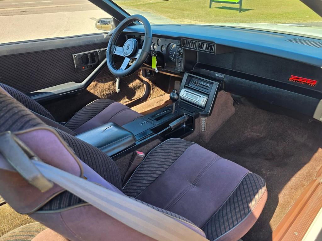 1984 Chevrolet Camaro Image 29