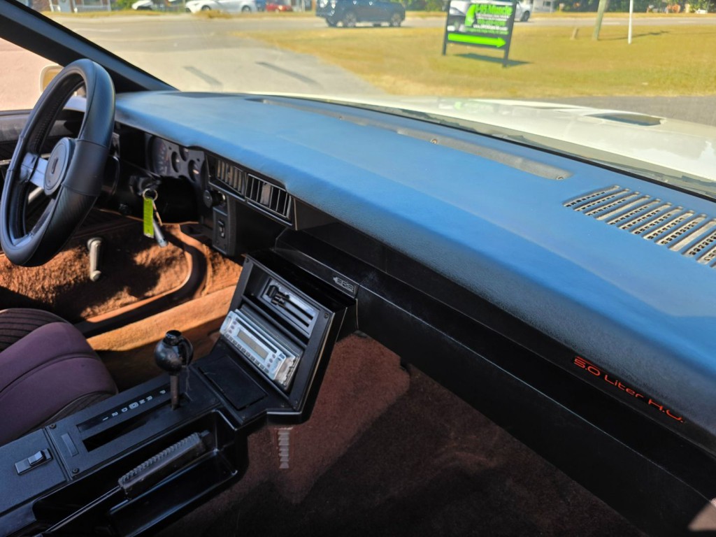 1984 Chevrolet Camaro Image 31