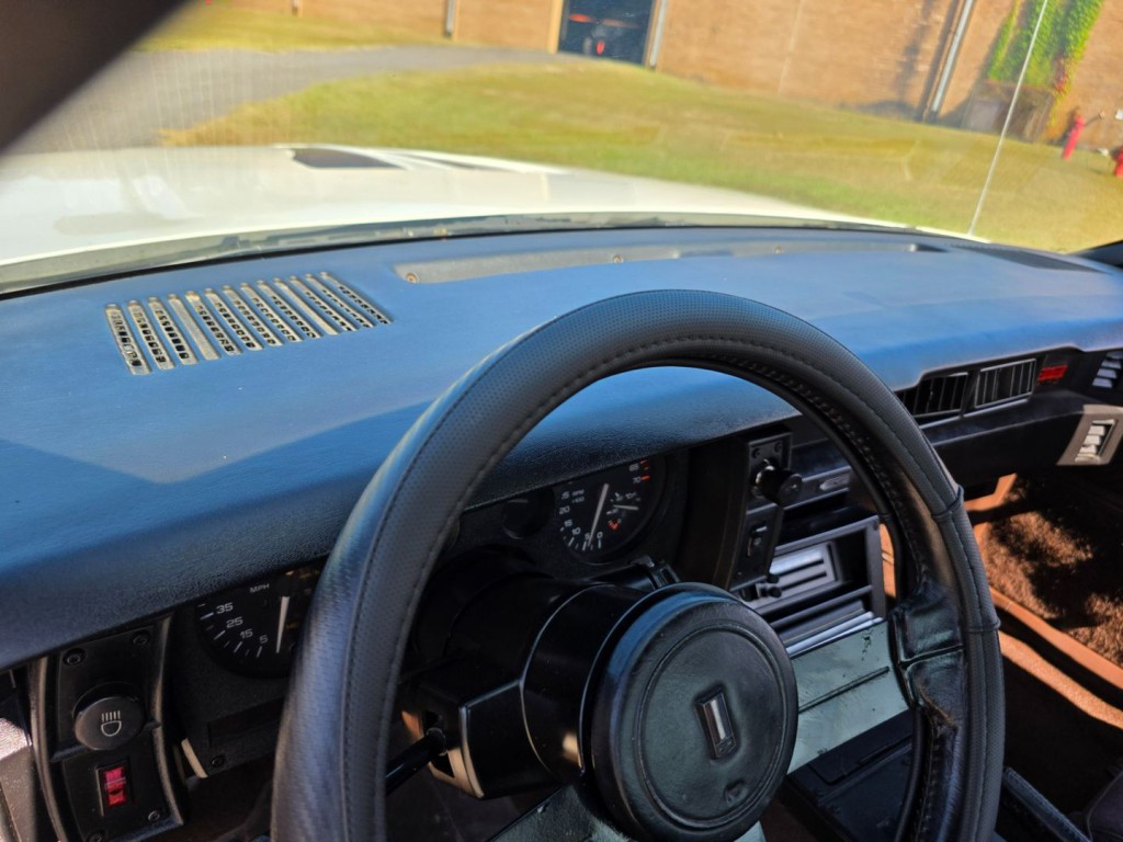 1984 Chevrolet Camaro Image 32