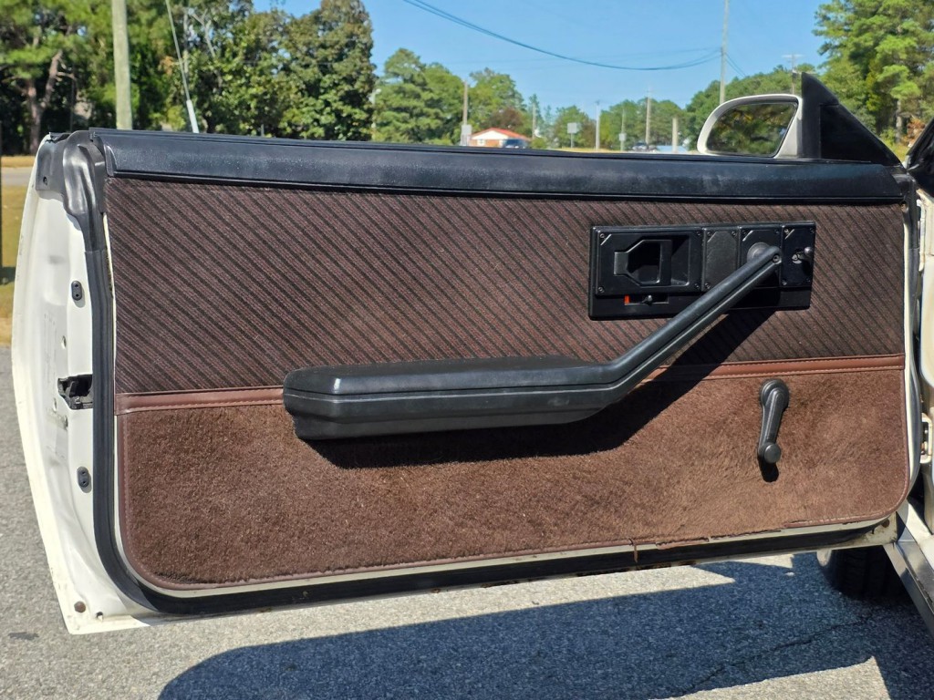 1984 Chevrolet Camaro Image 35