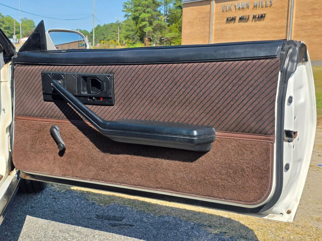 1984 Chevrolet Camaro Image 36