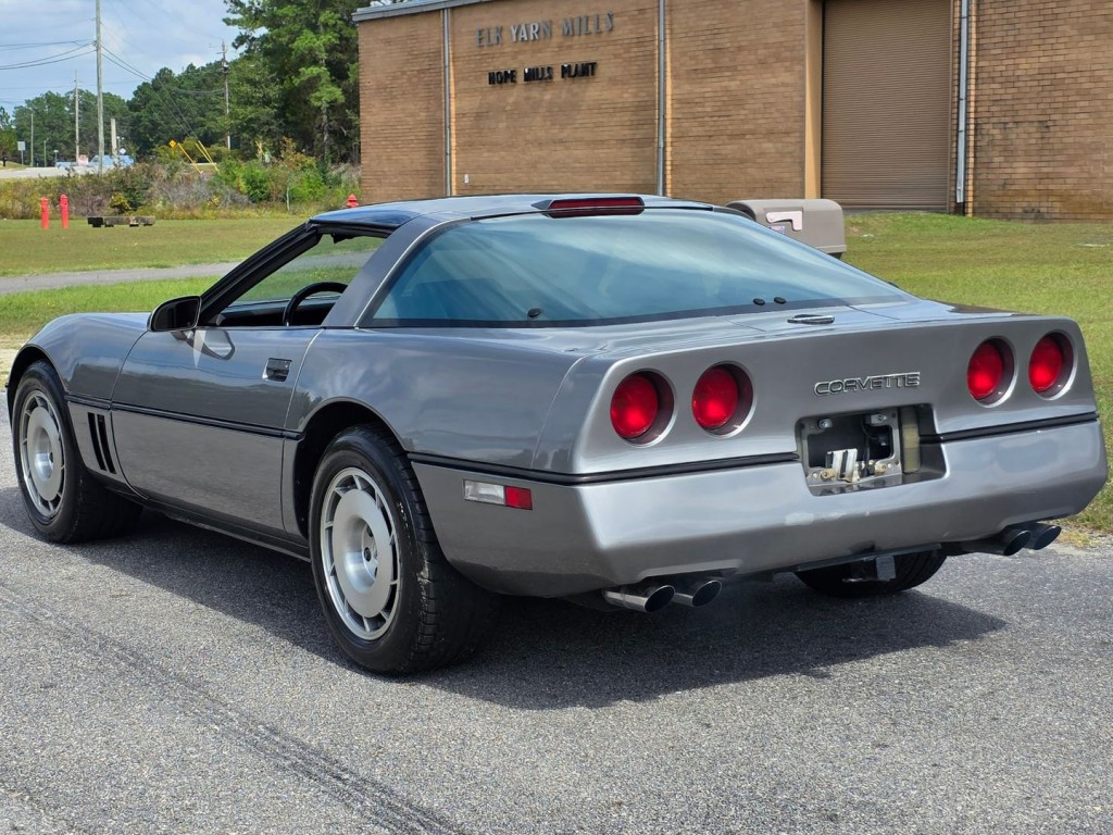 1986 Chevrolet Corvette Image 10