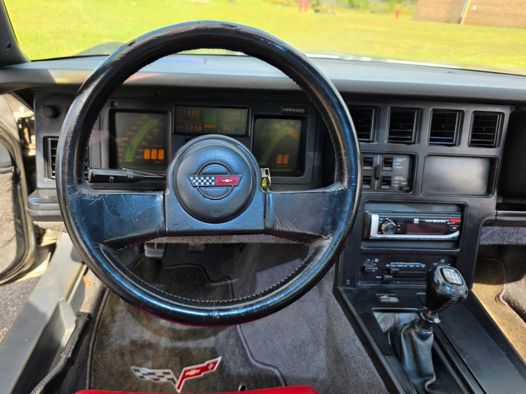 1986 Chevrolet Corvette Image 17
