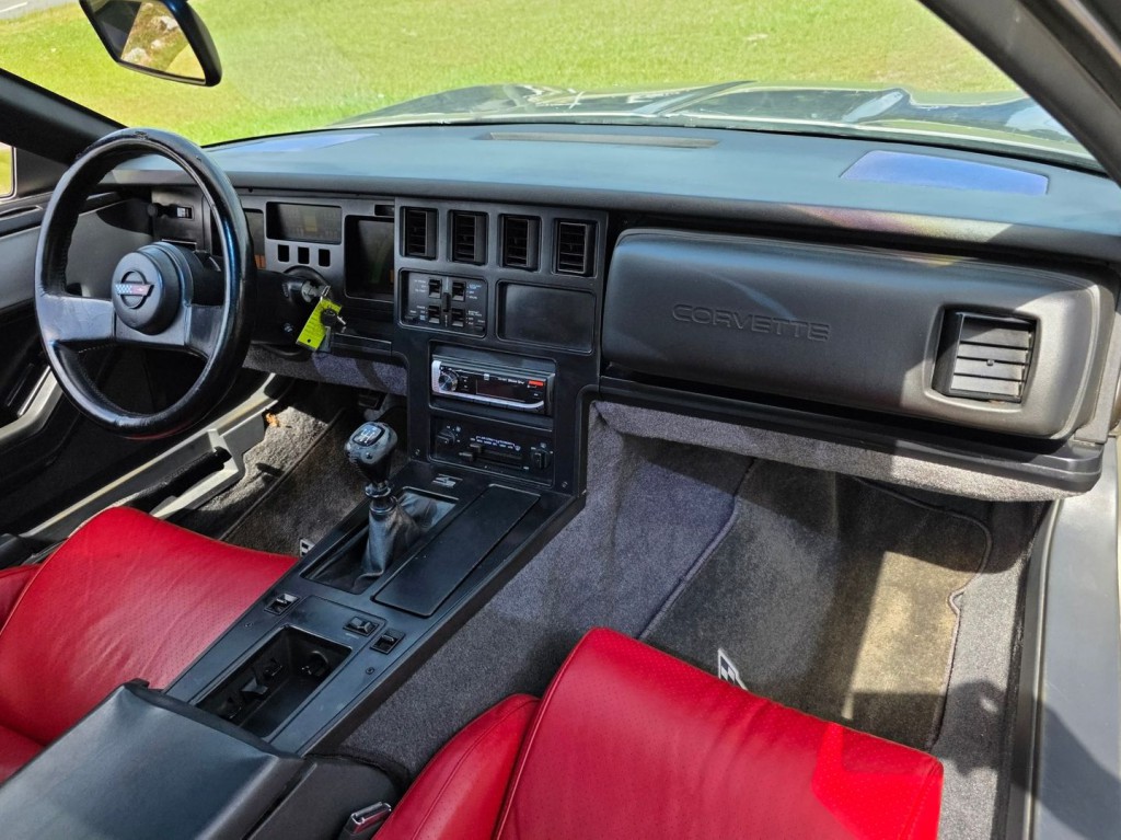 1986 Chevrolet Corvette Image 30