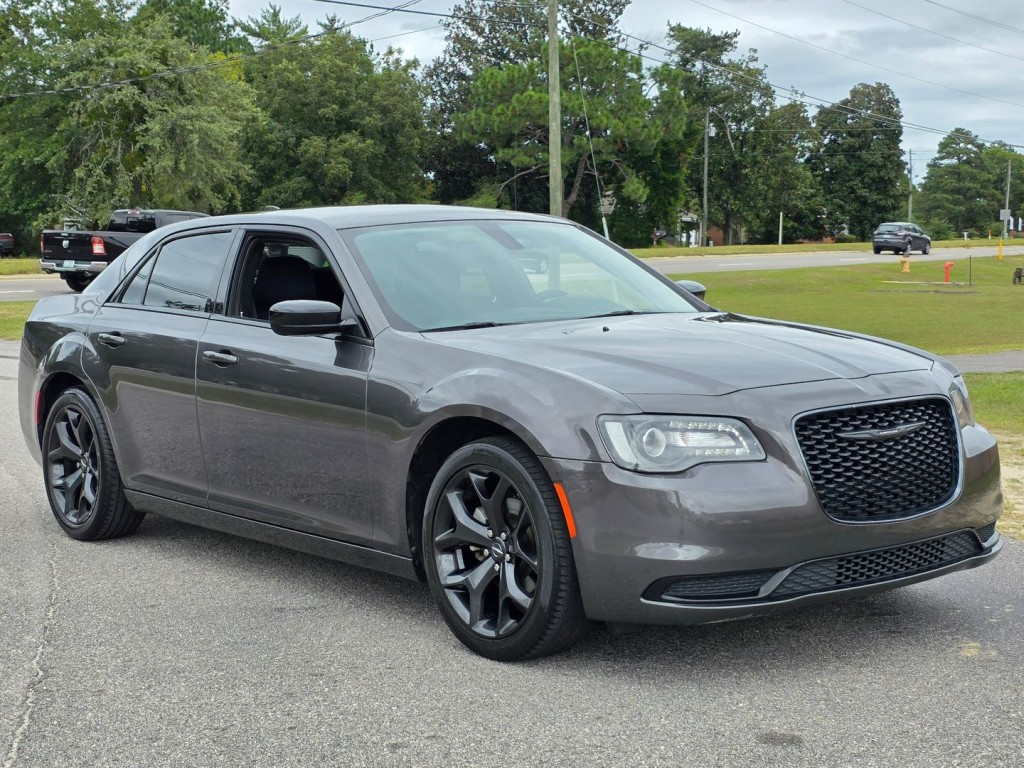 2022 Chrysler 300 Image 5