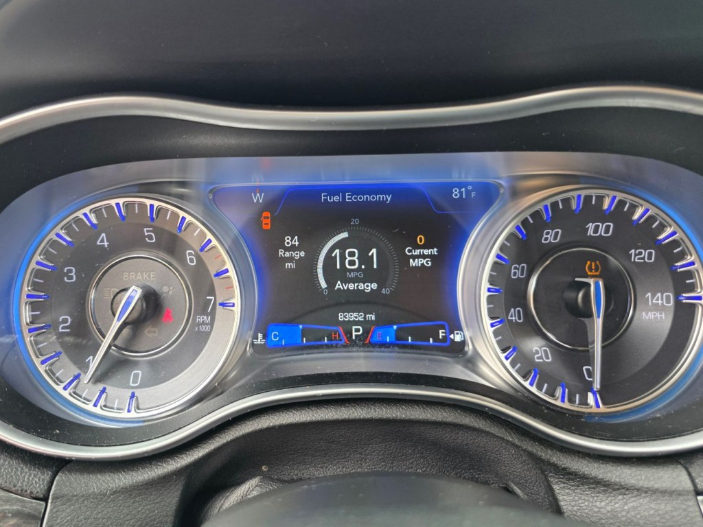 2022 Chrysler 300 Image 19