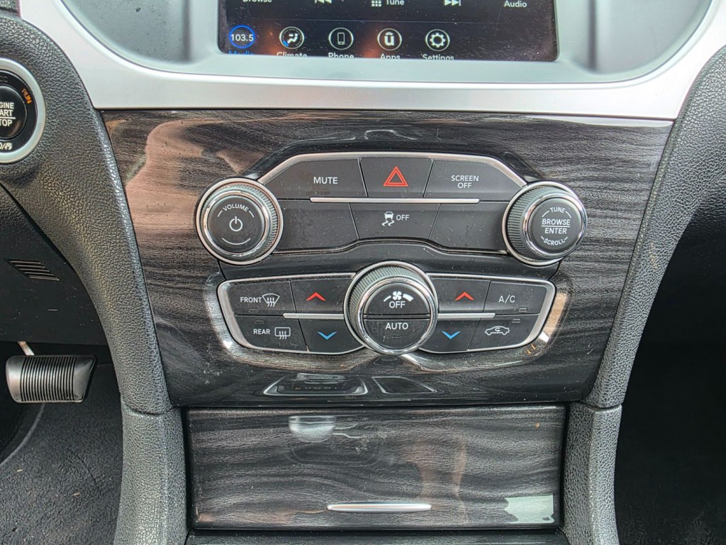 2022 Chrysler 300 Image 22