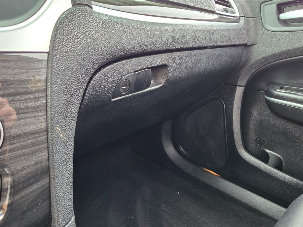 2022 Chrysler 300 Image 24