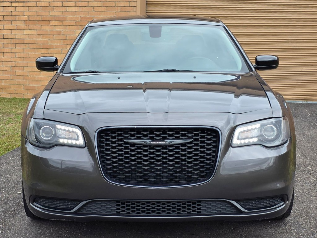2022 Chrysler 300 Image 39