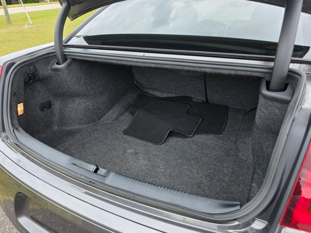 2022 Chrysler 300 Image 46