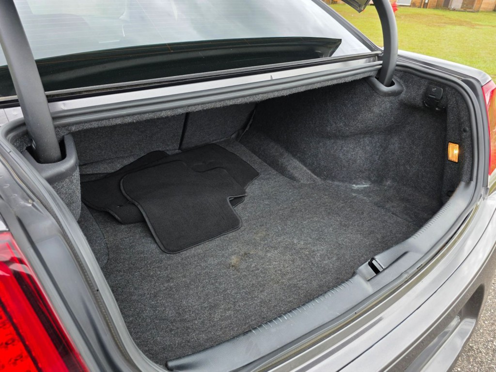 2022 Chrysler 300 Image 48