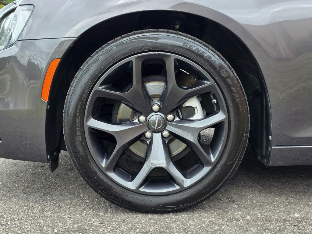 2022 Chrysler 300 Image 49