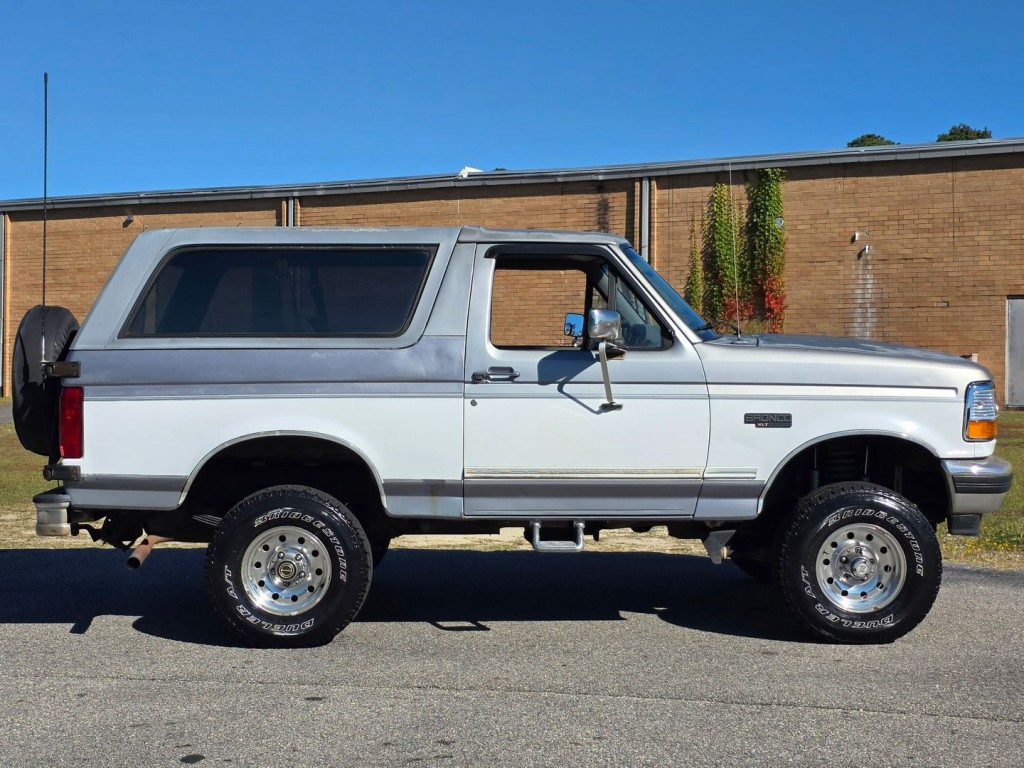 1995 Ford Bronco Image 6