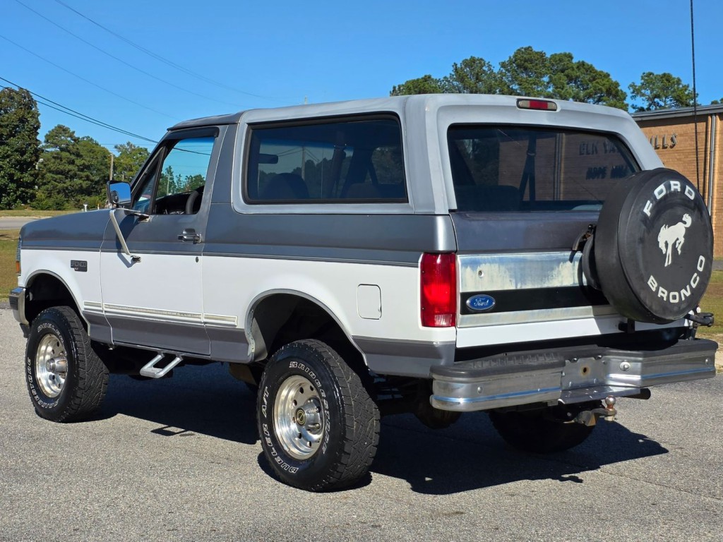 1995 Ford Bronco Image 11