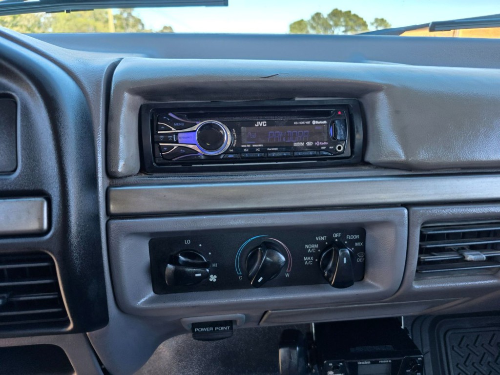 1995 Ford Bronco Image 20