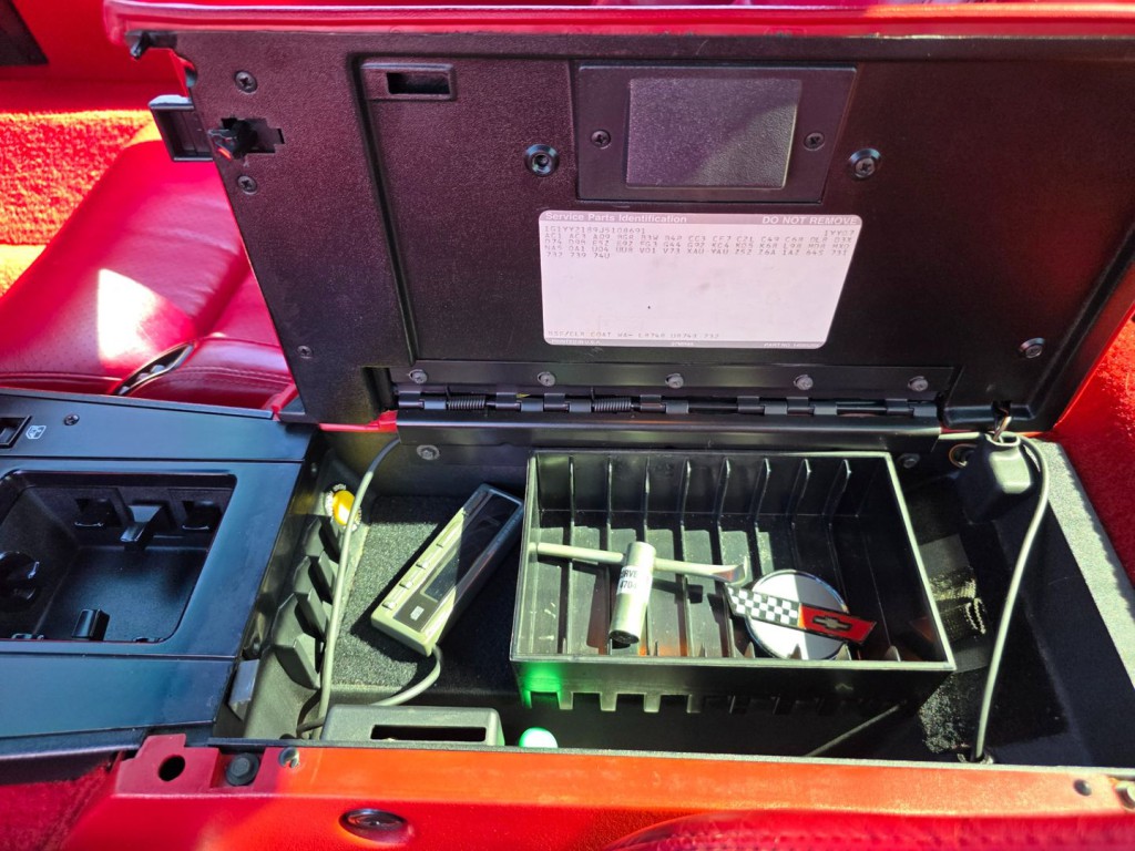 1988 Chevrolet Corvette Image 25