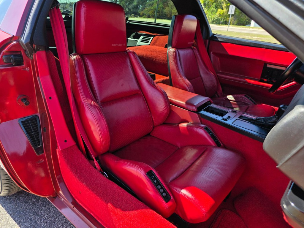 1988 Chevrolet Corvette Image 30
