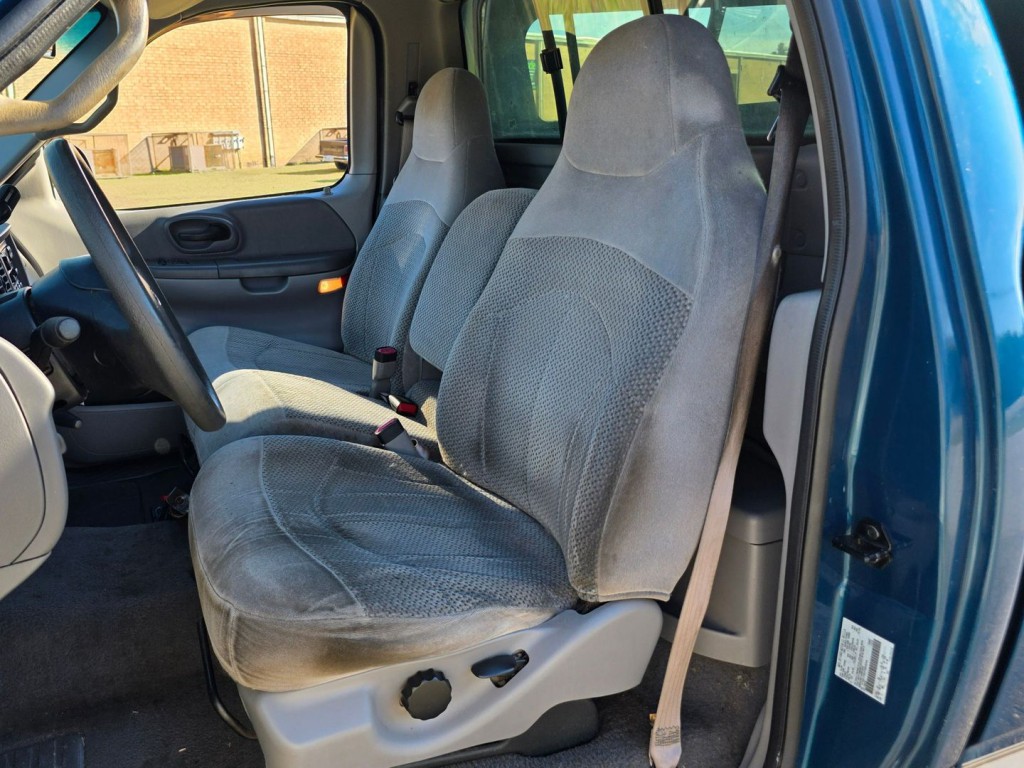 2000 Ford F-150 Image 25