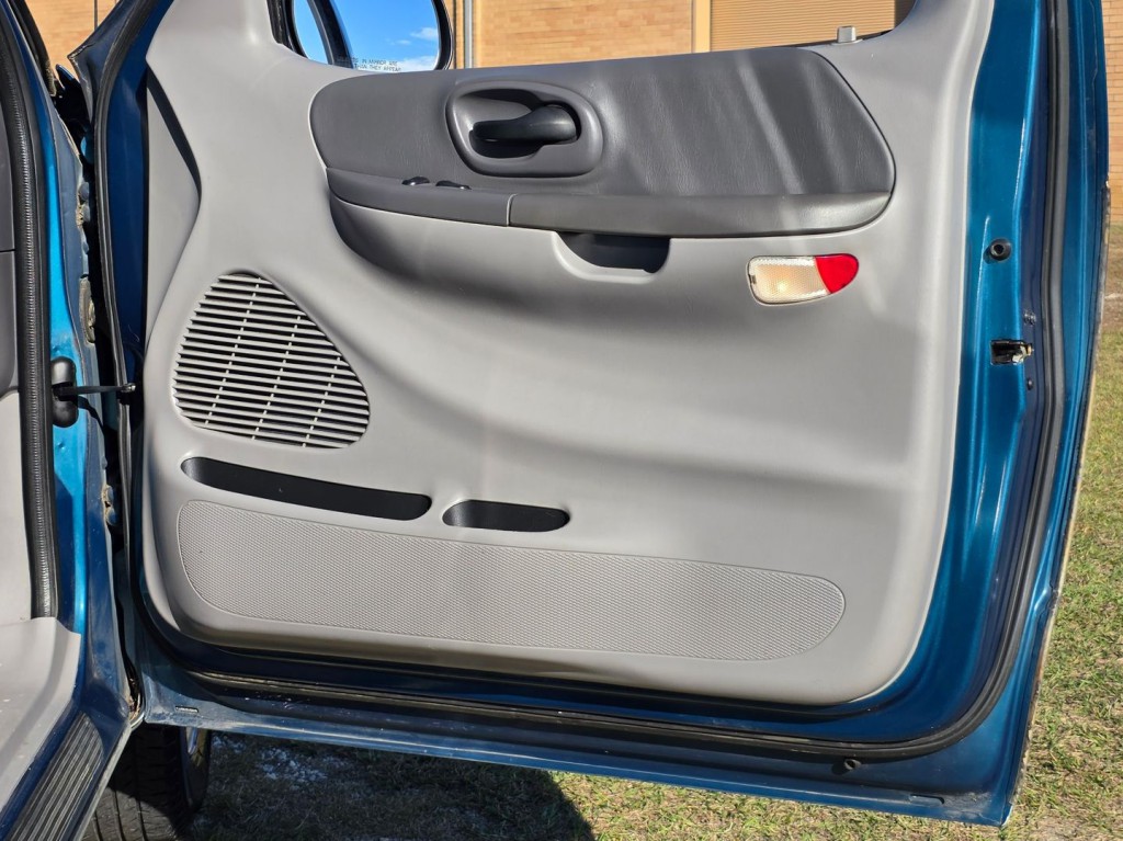 2000 Ford F-150 Image 33