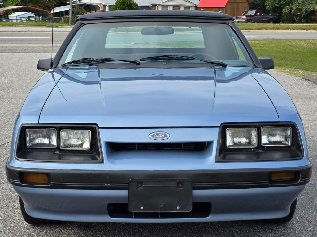 1986 Ford Mustang Image 3
