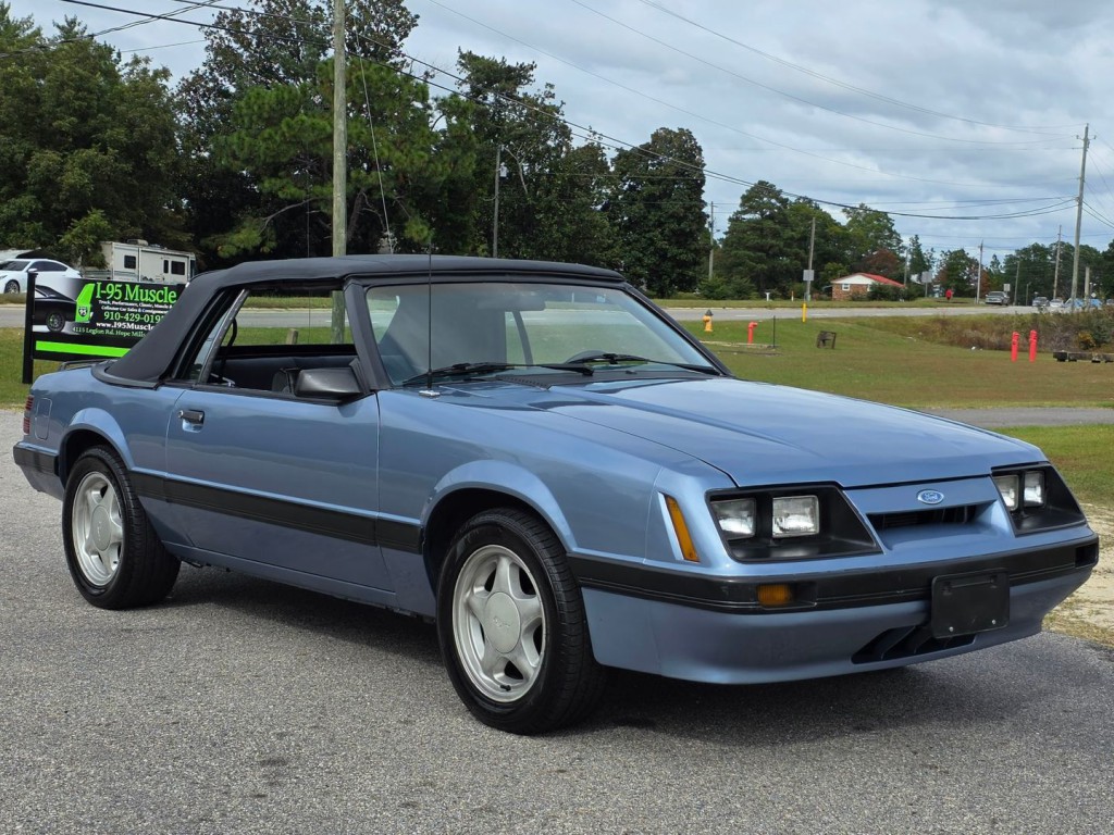 1986 Ford Mustang Image 5