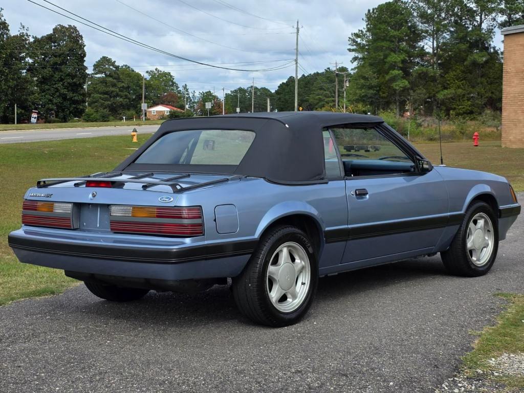 1986 Ford Mustang Image 7