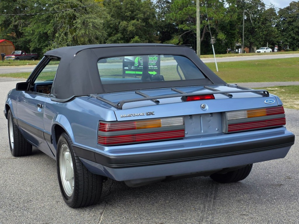 1986 Ford Mustang Image 10