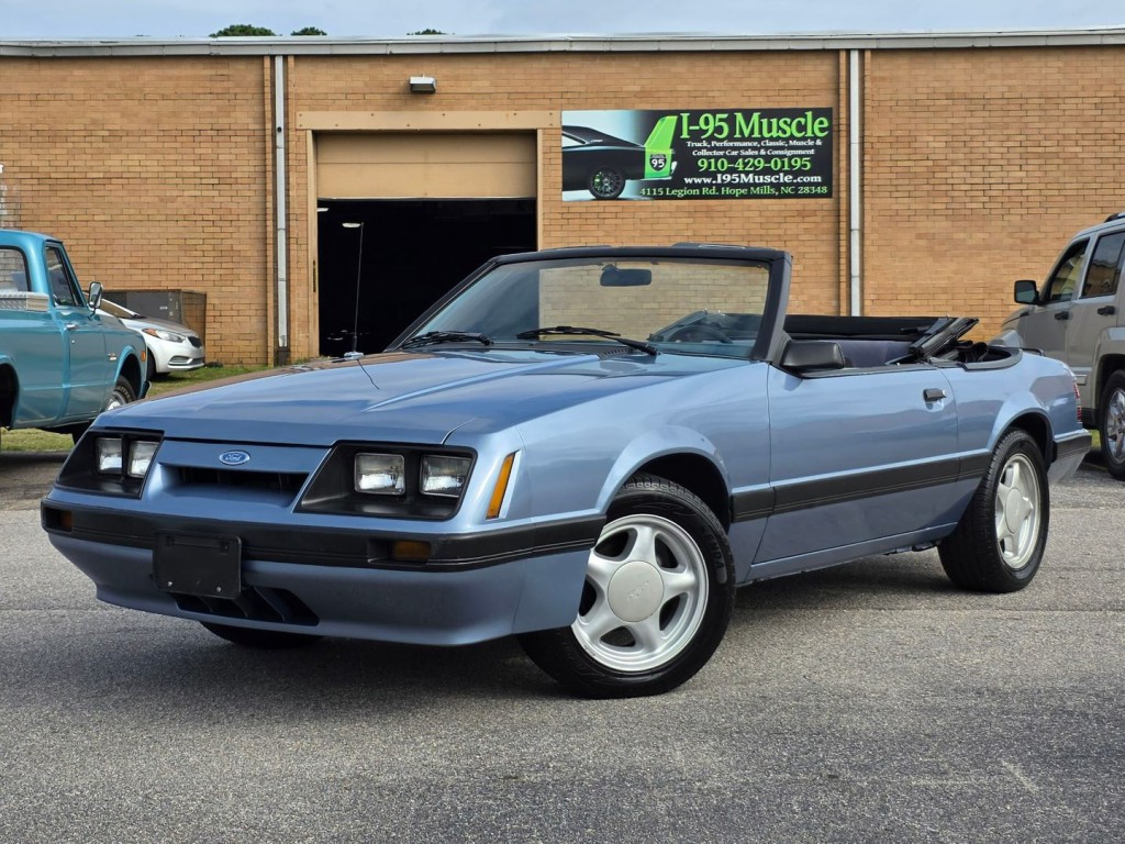 1986 Ford Mustang Image 13