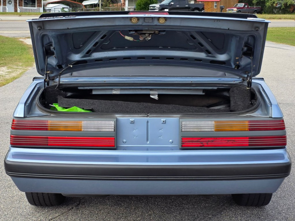 1986 Ford Mustang Image 40