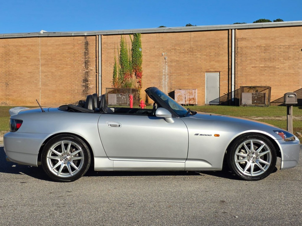 2005 Honda S2000 Image 6