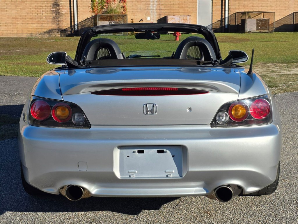 2005 Honda S2000 Image 9