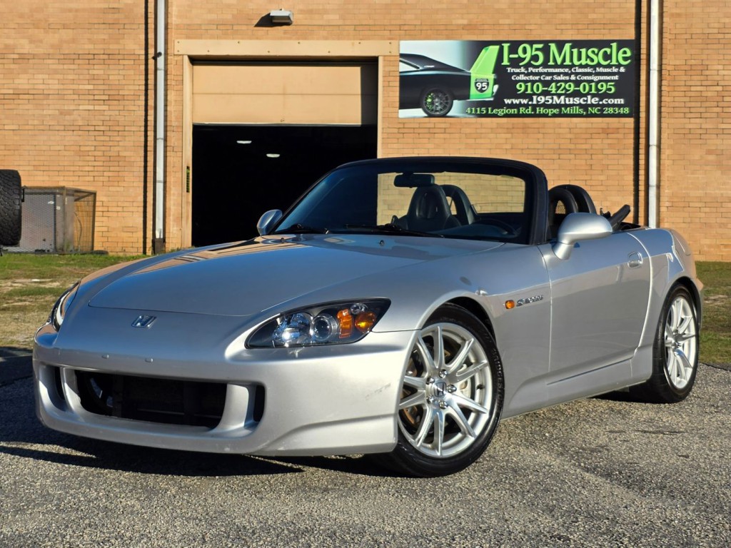 2005 Honda S2000 Image 13