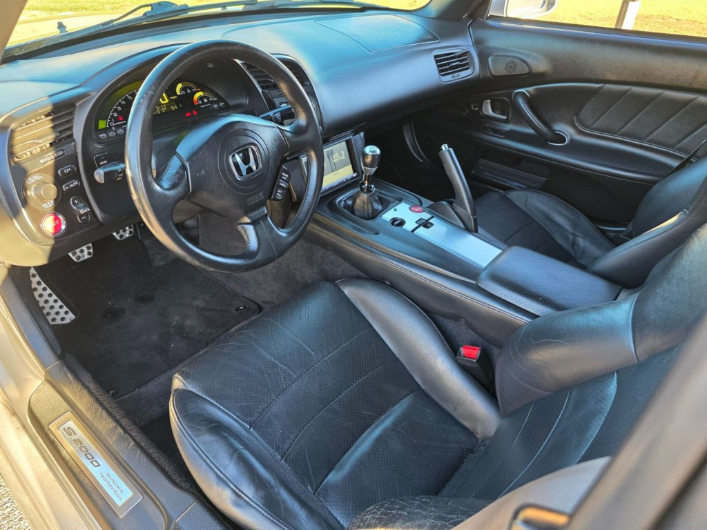 2005 Honda S2000 Image 16