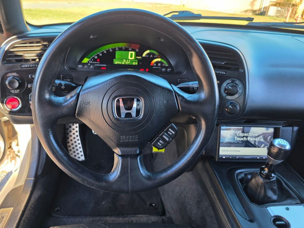 2005 Honda S2000 Image 17