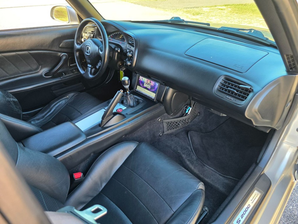 2005 Honda S2000 Image 29