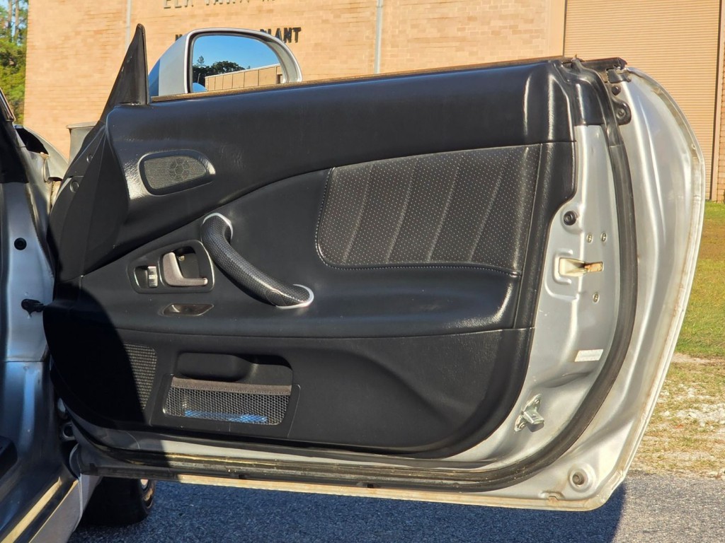 2005 Honda S2000 Image 32