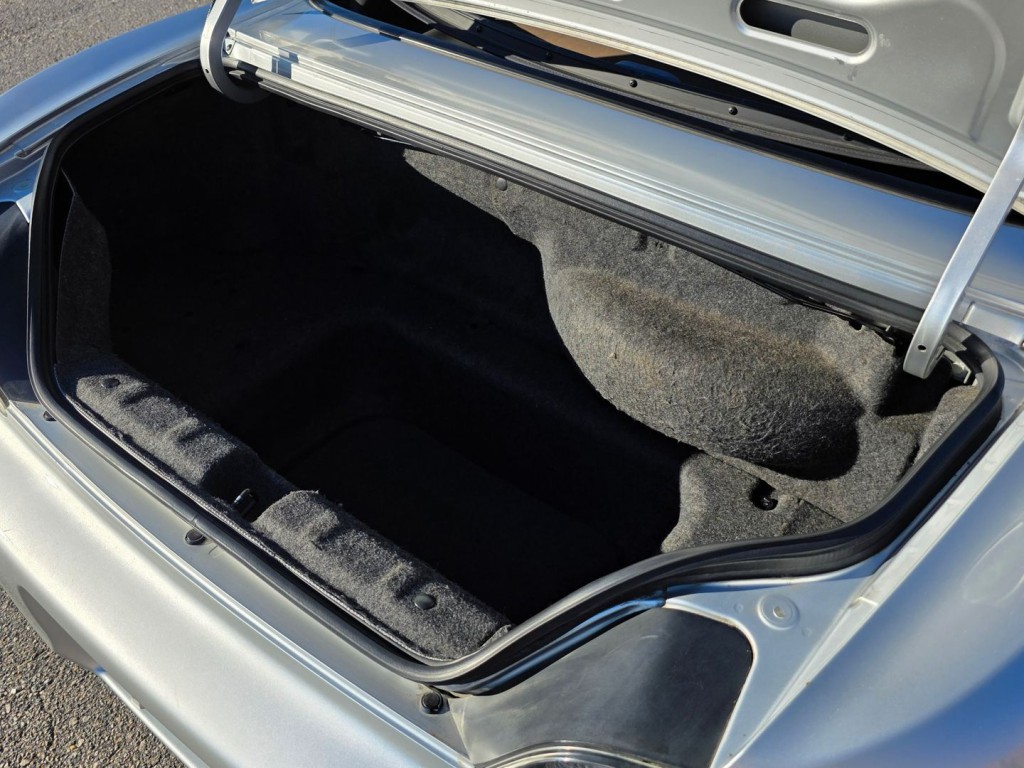2005 Honda S2000 Image 40