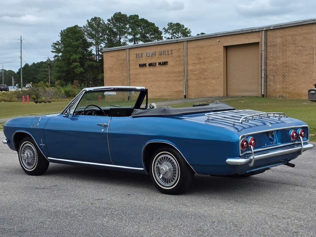 1965 Chevrolet Corvair Image 11