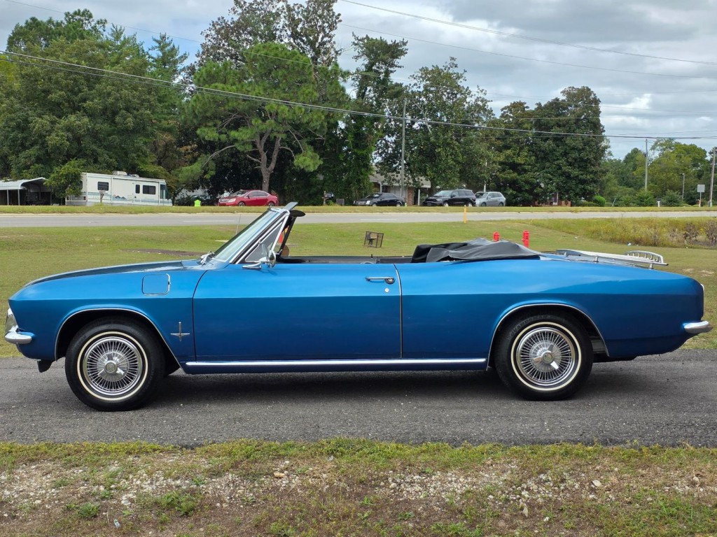 1965 Chevrolet Corvair Image 12