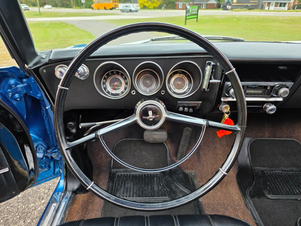1965 Chevrolet Corvair Image 16