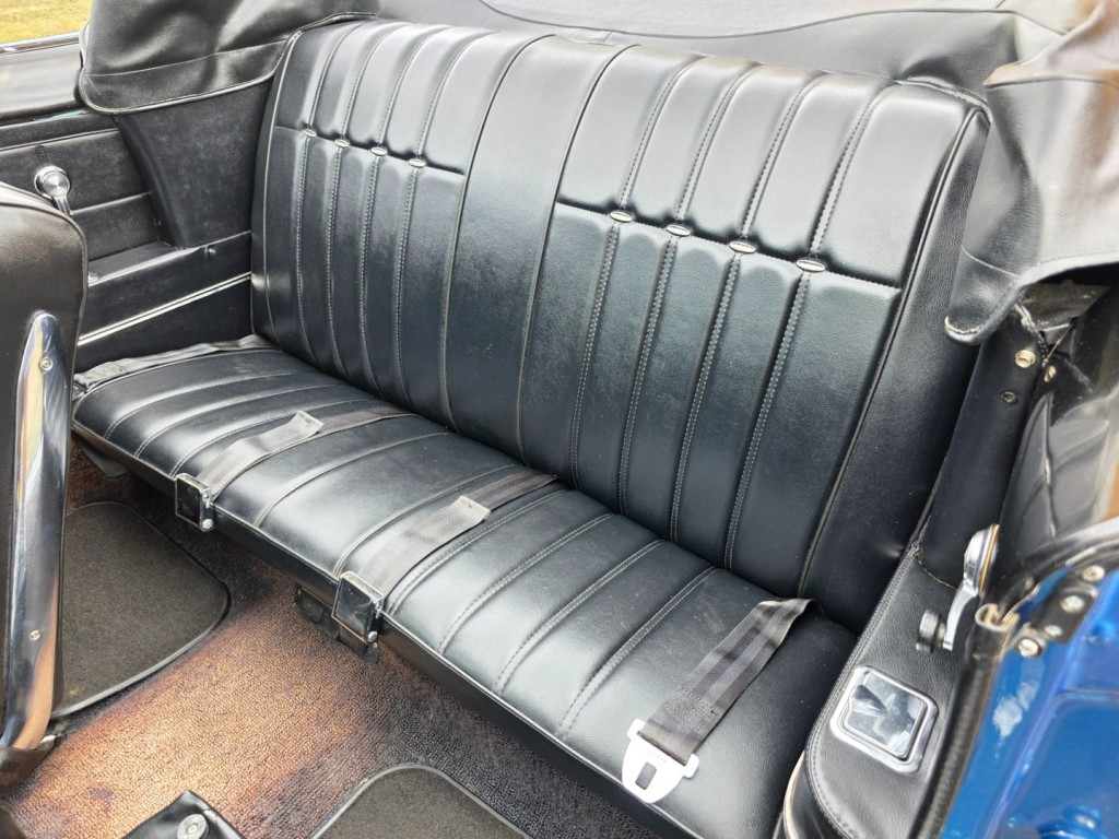 1965 Chevrolet Corvair Image 22