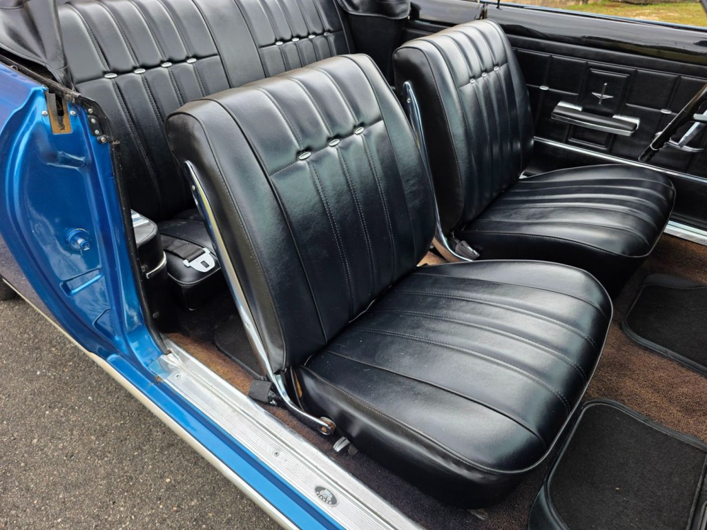 1965 Chevrolet Corvair Image 24